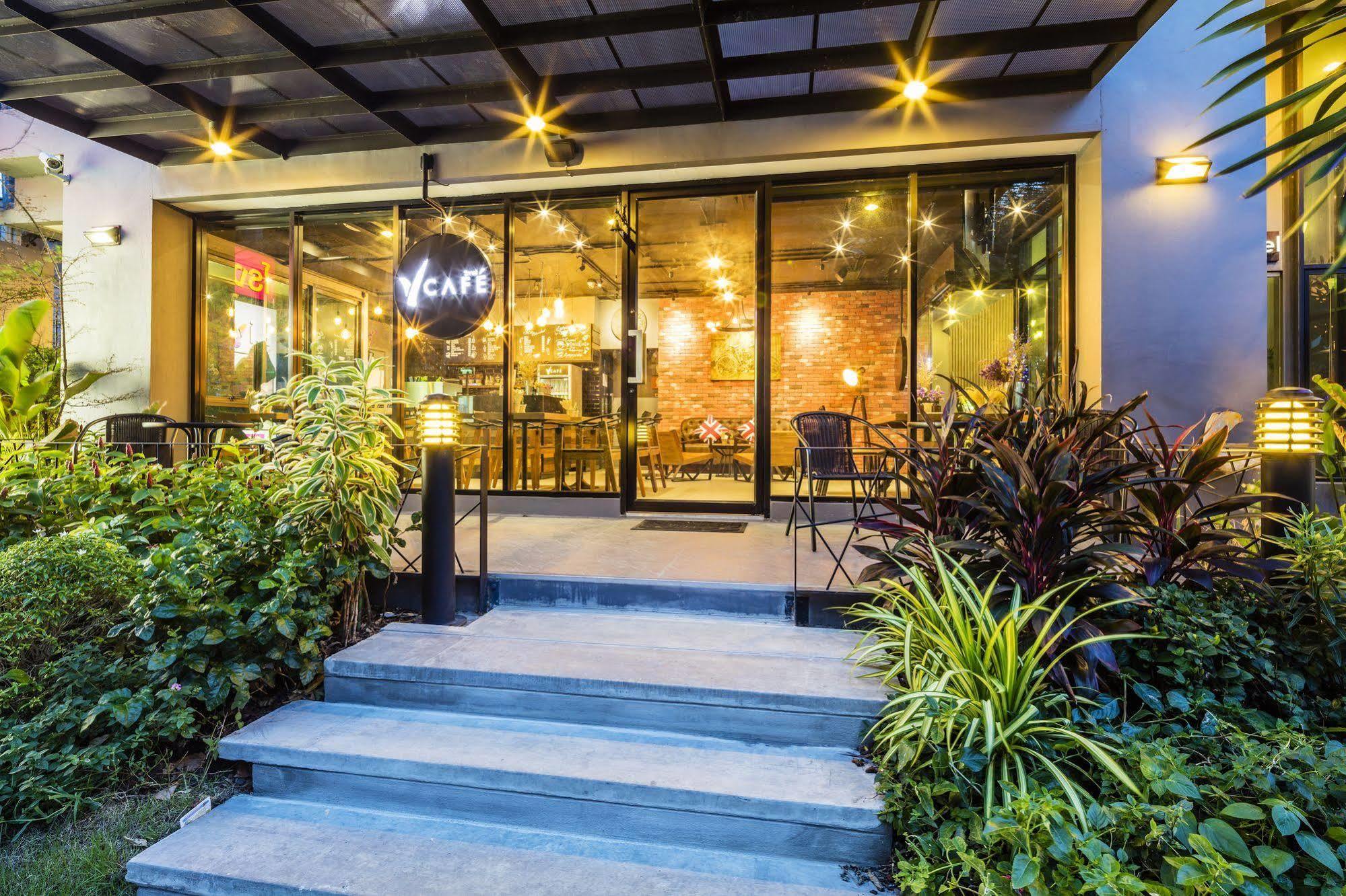 Livotel Hotel Lat Phrao Bangkok Exterior foto